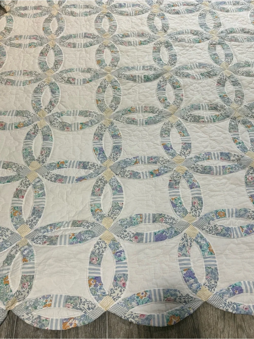 Vtg JCPenney Double Wedding Ring Cotton Quilt Floral Scalloped 92x103 King Queen